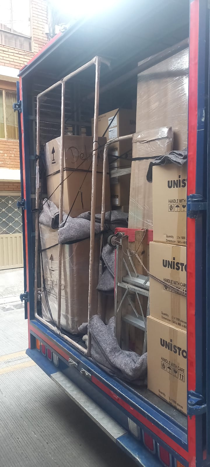 Transportes y Mudanzas Urian