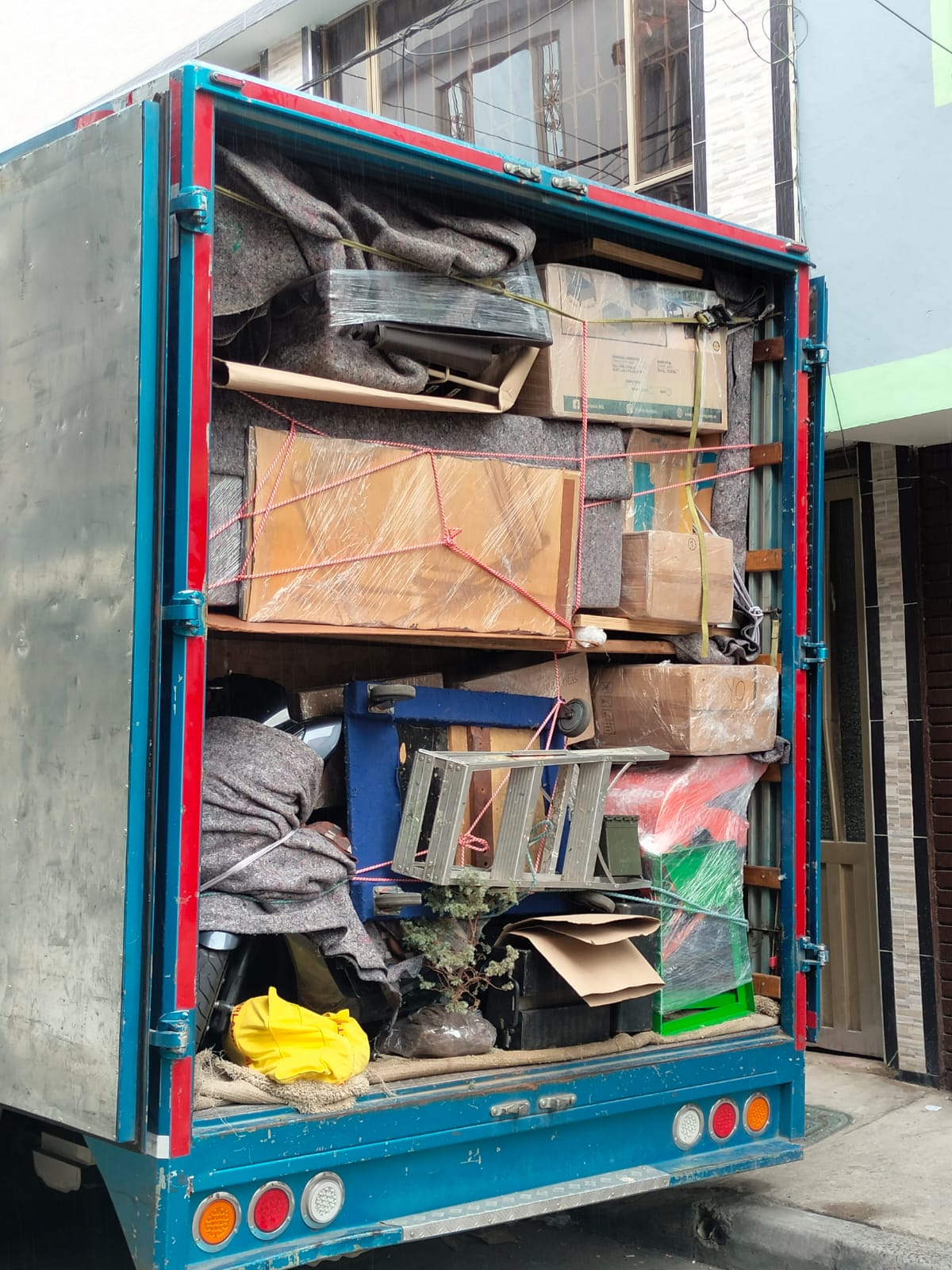 Transportes y Mudanzas Urian