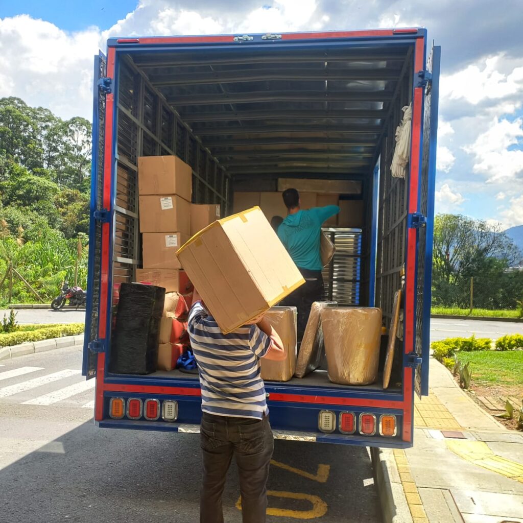 Transportes y Mudanzas Urian