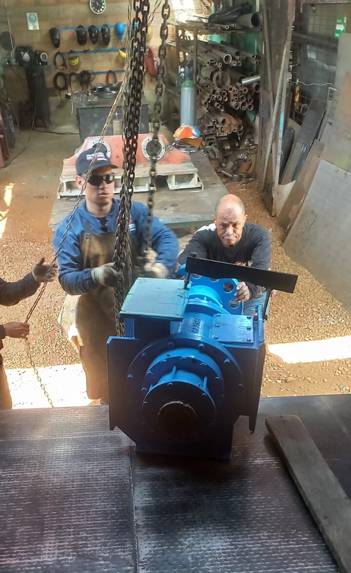 Transportes y Mudanzas Urian