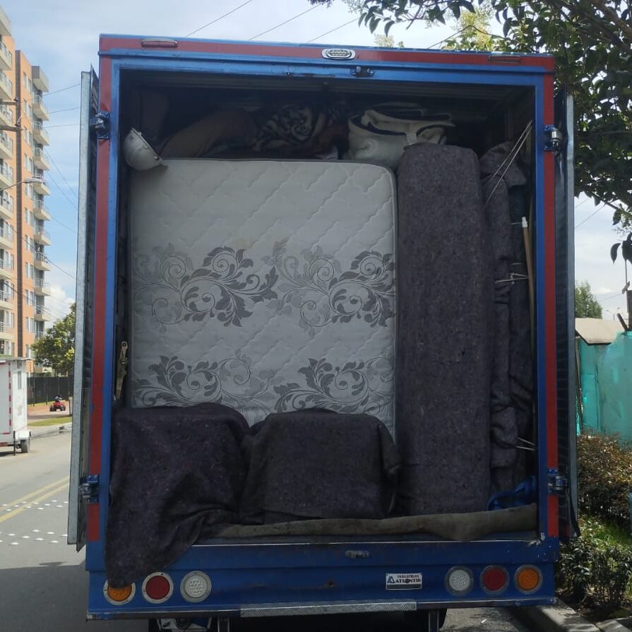 Transportes y Mudanzas Urian